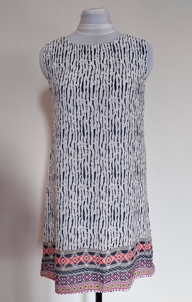 Sommerliches Baumwollkleid mit Muster