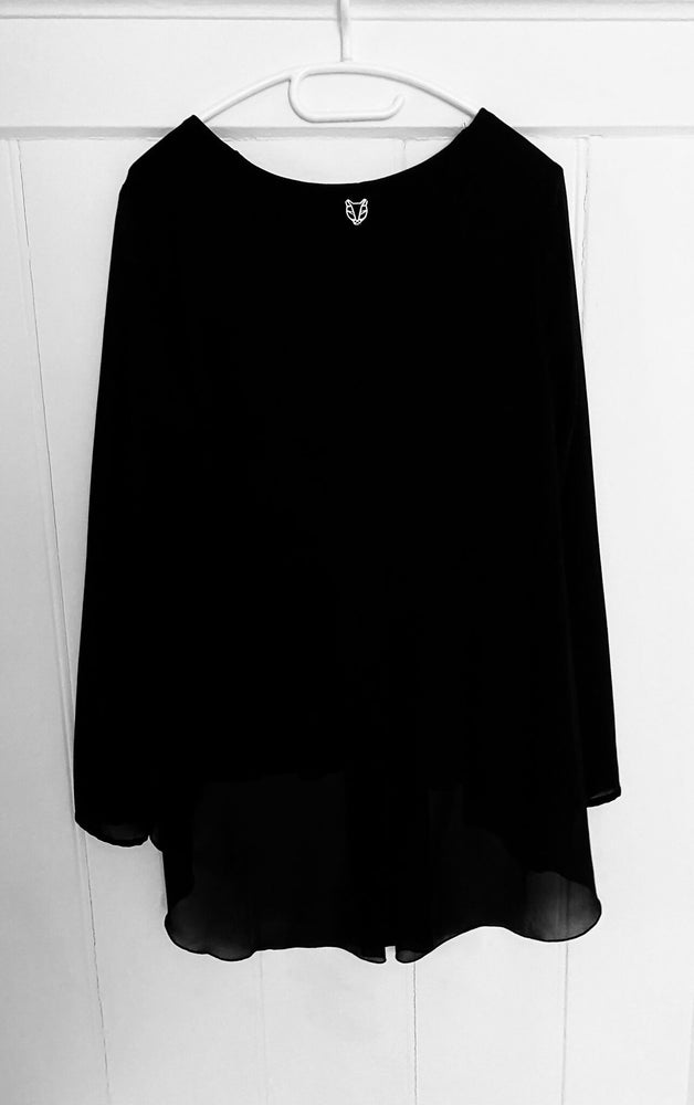 Schwarze Bluse mit transparenten Ärmeln von Guess