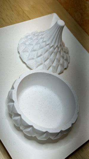 Weiße Keramik Dose