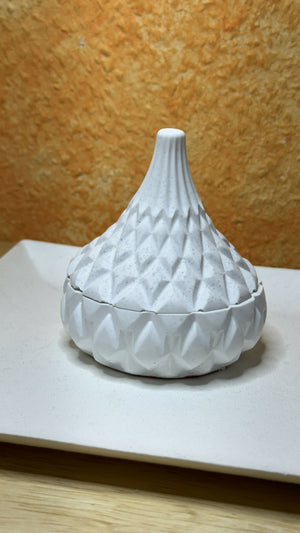 Weiße Keramik Dose