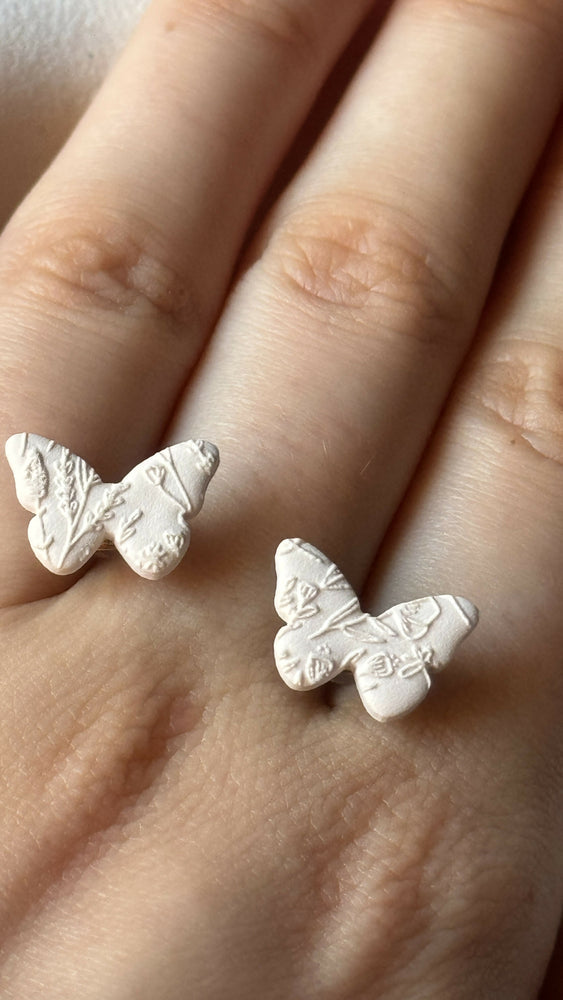 Kleine Weiße Schmetterlinge mit Musterung