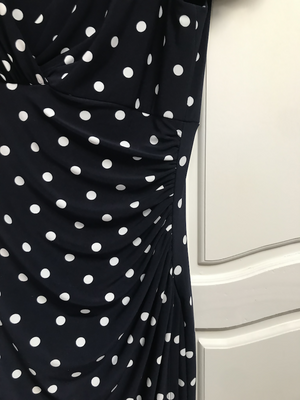 Jerseykleid mit Polkadots