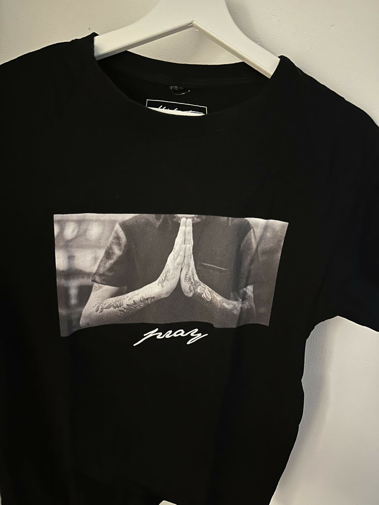 Schwarzes Pray T-shirt