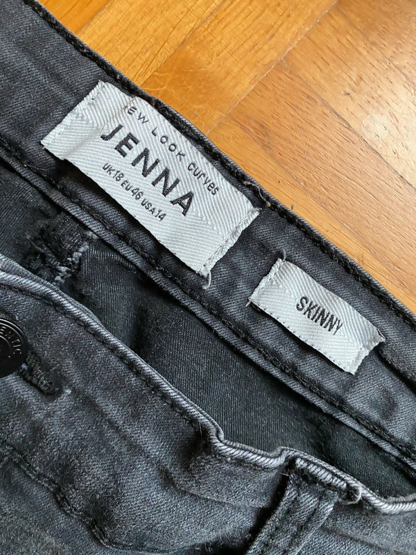 Curves „Jenna“ Skinny Jeans Ripped Schwarz Größe 46