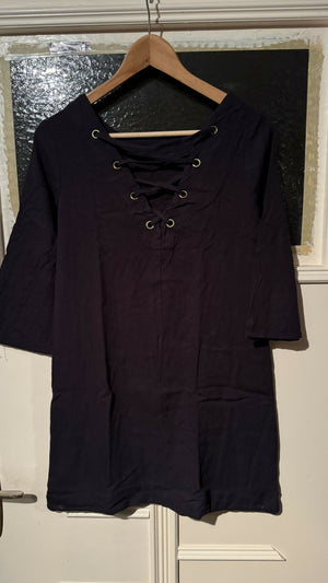 Schwarzes T-Shirt Kleid mit Schnürung am Rücken
