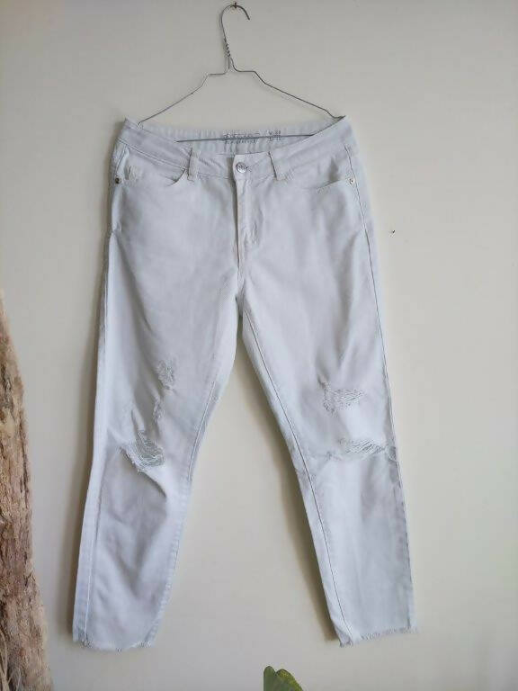 Lockere weisse Jeans