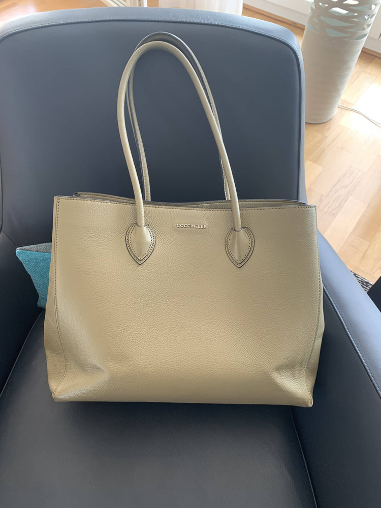 Handtasche in Khaki / Olive