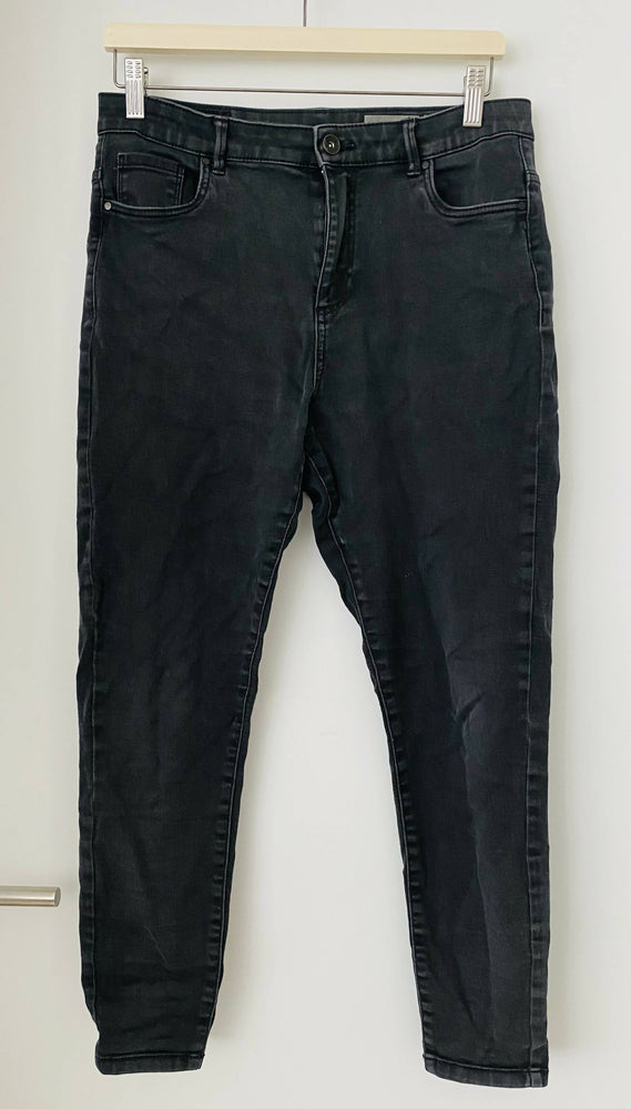 Dunkle Jeans