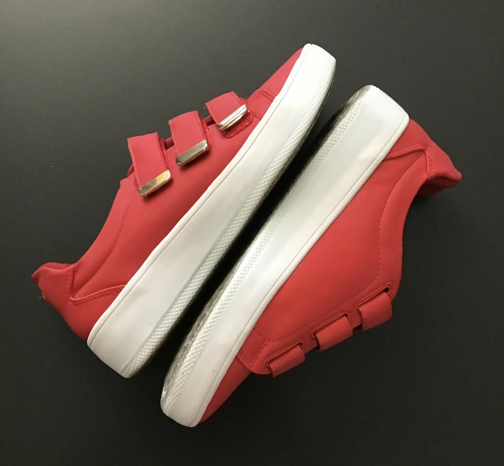 Rote Klett-Sneakers