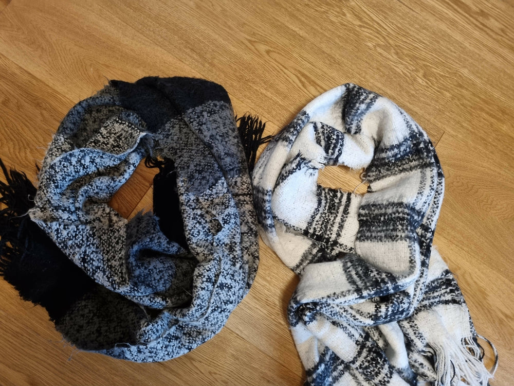 2 grosse flauschige Schals