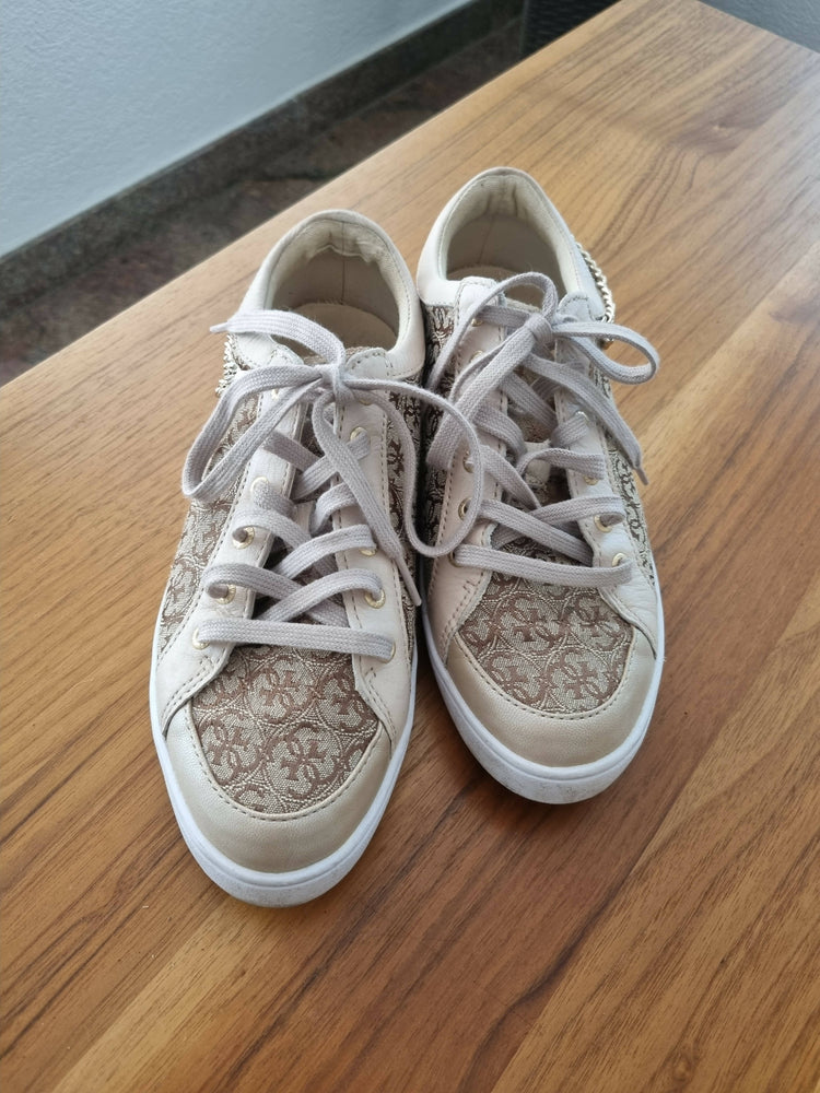 Guess sneaker