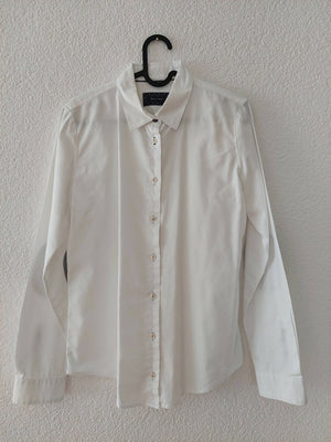 Elegante weisse Bluse mit Ellbogen-Patches