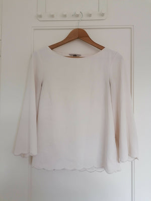 Weisse, feminine Bluse