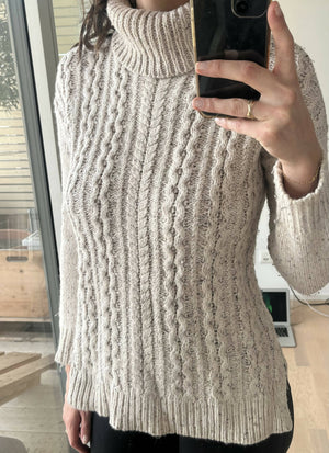 Beiger Pullover