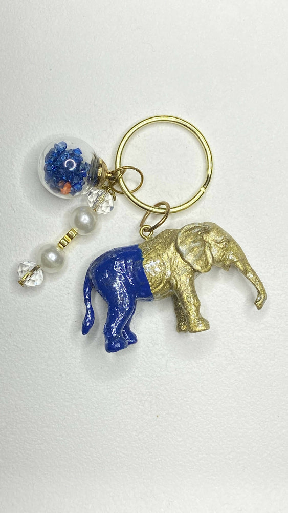 
            
                Laden Sie das Bild in den Galerie-Viewer, Gold Blauer Elefanten Schlüssel Anhänger mit Charms
            
        