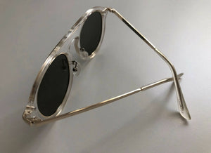Sonnenbrille mit Etui