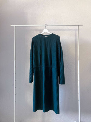 
            
                Laden Sie das Bild in den Galerie-Viewer, petrolfarbenes Kleid in Plissee-Optik
            
        