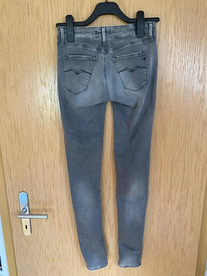 Graue Skinny Jeans