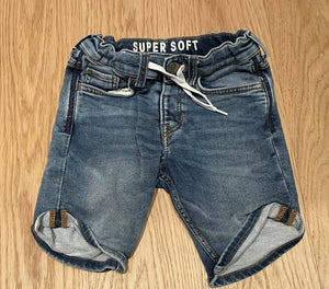 Kurze Jeans