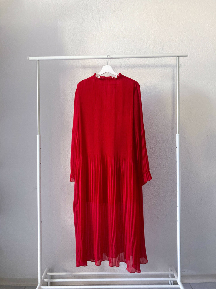 
            
                Laden Sie das Bild in den Galerie-Viewer, Rotes elegantes Plisseekleid
            
        