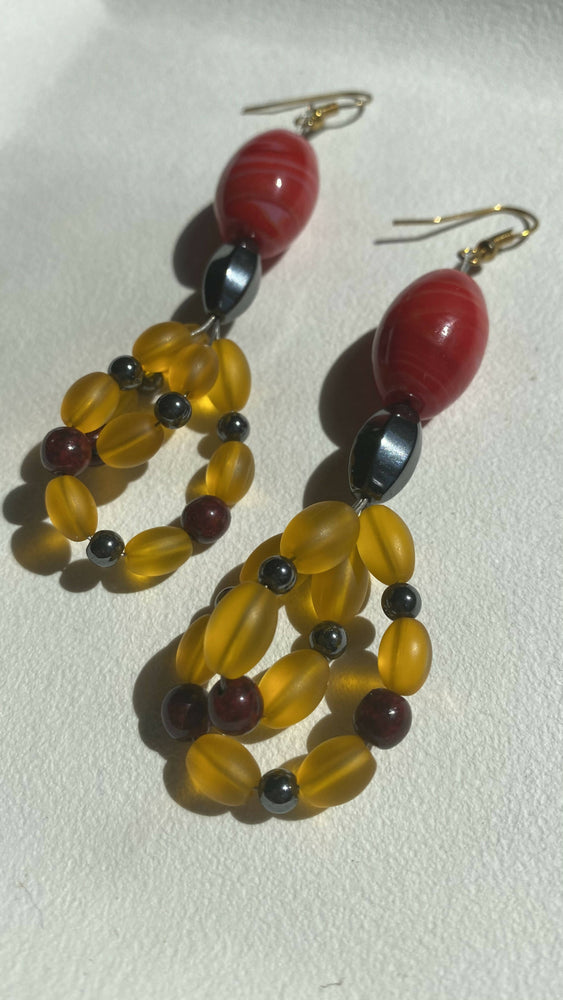 Schöne Rot Gelbe Ohrringe mit Hämatit Perlen