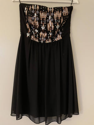 
            
                Laden Sie das Bild in den Galerie-Viewer, Schwarzes Kleid mit Pailetten
            
        