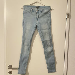 Stretchy Röhrenjeans