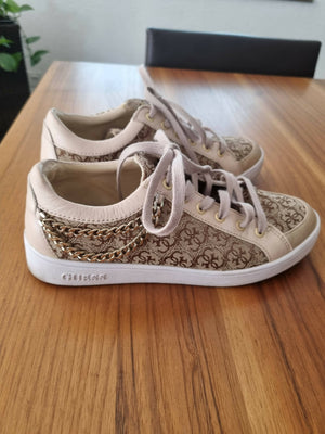 Guess sneaker