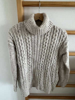 Beiger Pullover